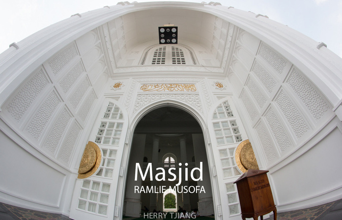 Masjid Ramlie Musofa - Masjid indah Ala Taj Mahal itu Ada di Jakarta