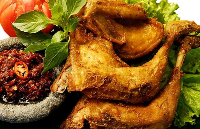 7 Ayam Goreng di Bandung yang Wajib Anda Coba