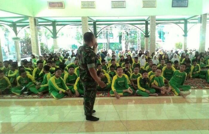 Pembekalan Jati Diri Manusia Indonesia Pada Pelajar SMPN 1 Kota Kediri
