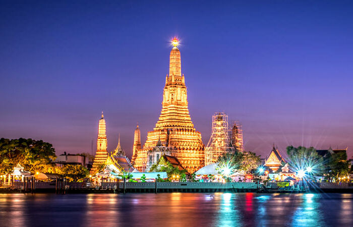 Apa Saja yang Harus Dikunjungi dan Dicicipi Saat ke Bangkok?
