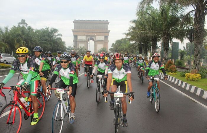 Ribuan Bikers Ikuti Road Bike Kediri Mojokerto 69 Km