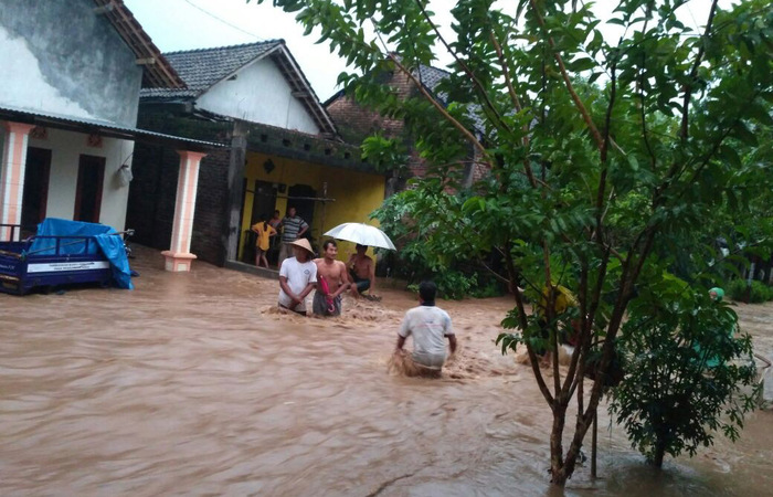 Banjir Melanda Kawasan Mojo Arus Lalin Tulungagung Kediri Tersendat