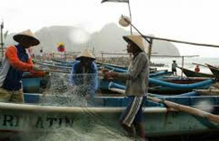 Pemberdayaan nelayan kecil dengan manajemen subsidi yang efektif