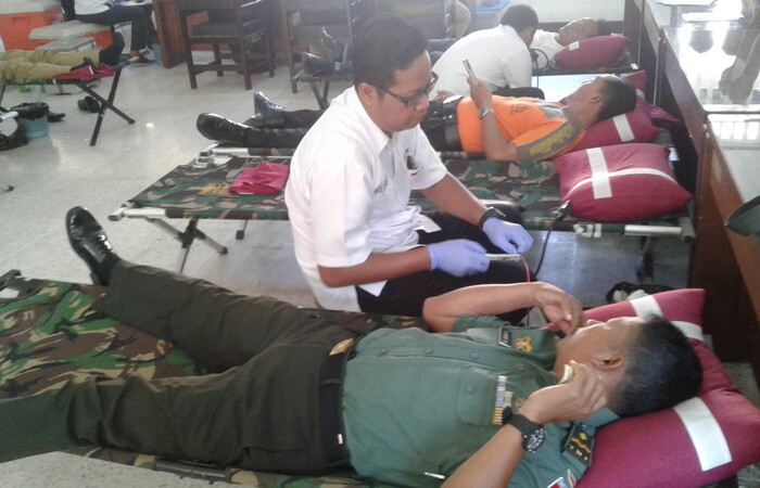 Tetap solid dalam donor darah di hari jadi Kabupaten Kediri