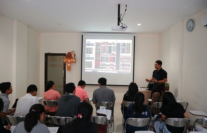 Mahasiswa dan Masyarakat Bali Buktikan Nabung Saham Itu Mudah