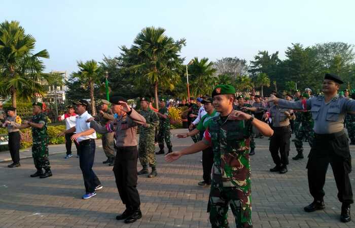 Gerak Sinergitas TNI - Polri Gemu Famire Di Hari Bhayangkara
