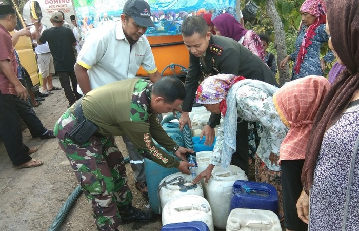 Kodim 0815 Mojokerto Gandeng MBI Salurkan Bantuan Air Bersih 