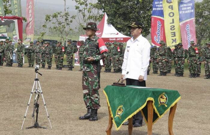 Dandim 0815 Sampaikan Ucapan Terima Kasih Kepada Satgas TMMD Ke-102