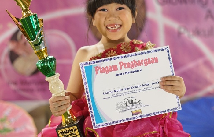 Ayla Syahira Fatisha Kamila  Raih 120 Berbagai  Prestasi Di usia 6 Tahun 