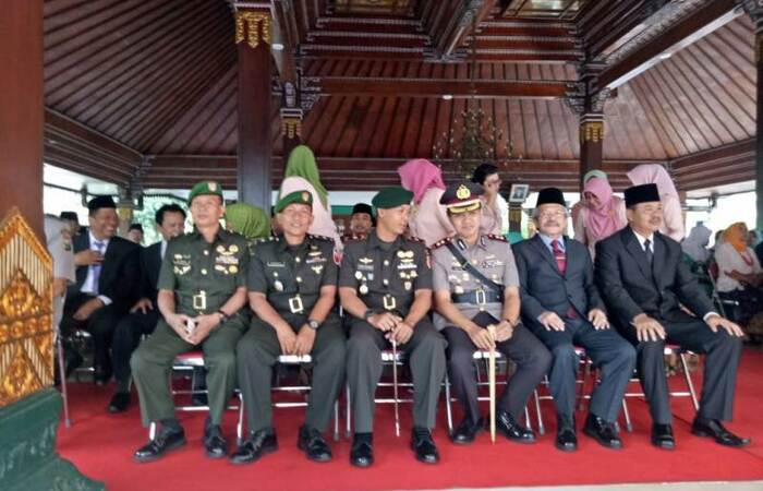 Bersama Forkopimda, Kasdim 0815 Peringati Hari Ibu Di Pemkab Mojokerto