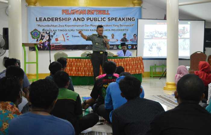 Keynote Speakers Pada Pelatihan Mahasiswa STIT Raden Wijaya, Ini Kata Kasdim 0815 Mojokerto