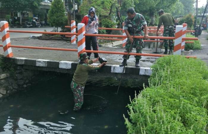 Peran Serta Kodim 0815 Mojokerto Dalam Program Kali Bersih