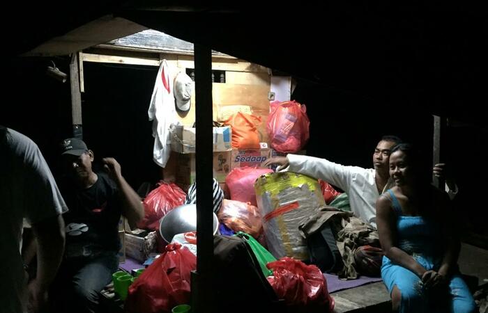 Rumah Warga Miskin Di Lalap Si Jago Merah, Komunitas KNB Berikan Uluran Tangan