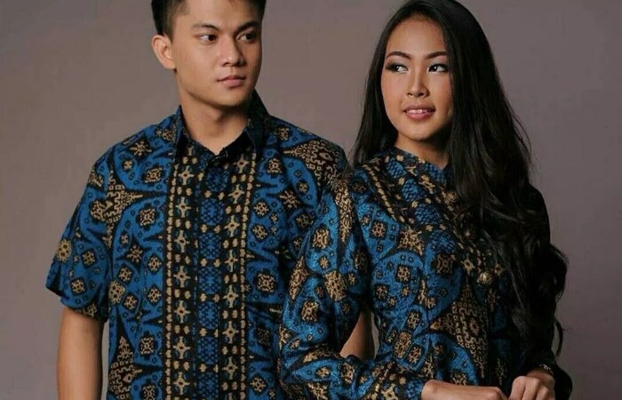 Tips Memilih Pakaian Romantis Batik Couple dengan Pasangan Untuk Tunangan
