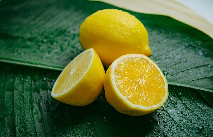 Tips Menghilangkan Jerawat dengan Lemon
