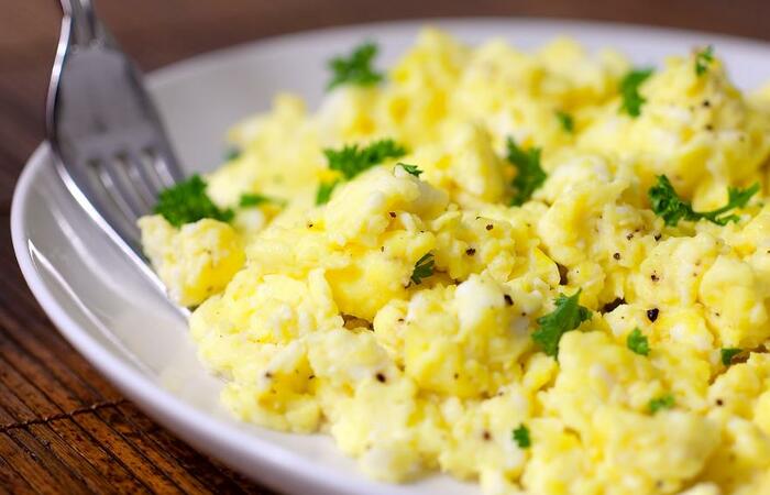 Sukses Membuat Scramble Eggs Praktis dan Sedap