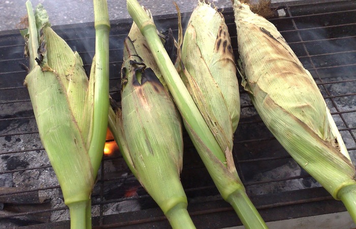 Sarapan Pagi Dengan Makan Jagung Rebus untuk Kesehatan