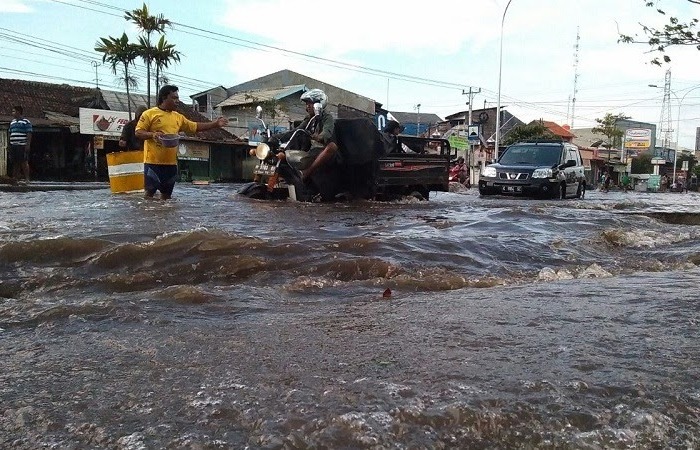 Mengenali Sebab-Sebab Terjadinya Banjir Di Bandung dan Akibat yang Menyertainya