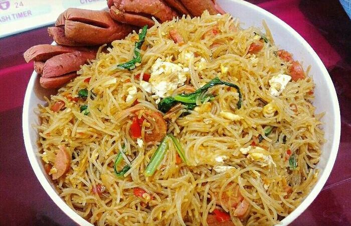 Ide untuk Sarapan Pagi yang Istimewa, Resep Bihun Goreng Spesial 