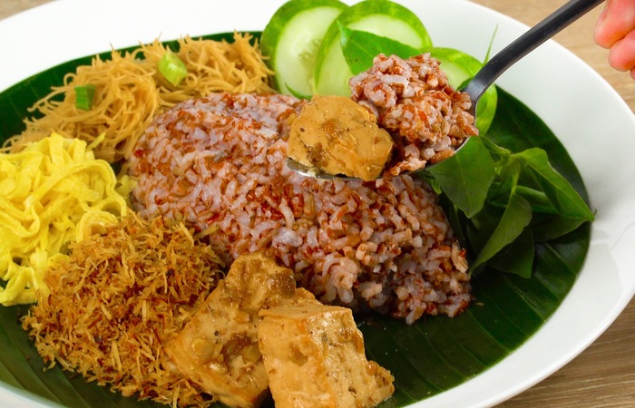 Kuliner Tradisional Dari Jakarta Untuk Sarapan Sehat, Resep Nasi Ulam Betawi Beras Merah 