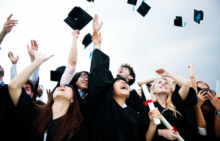 Tips Sukses Memulai Karier Sebagai Fresh Graduate