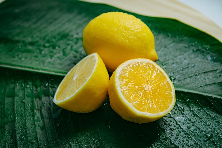 Tips Menghilangkan Jerawat dengan Lemon